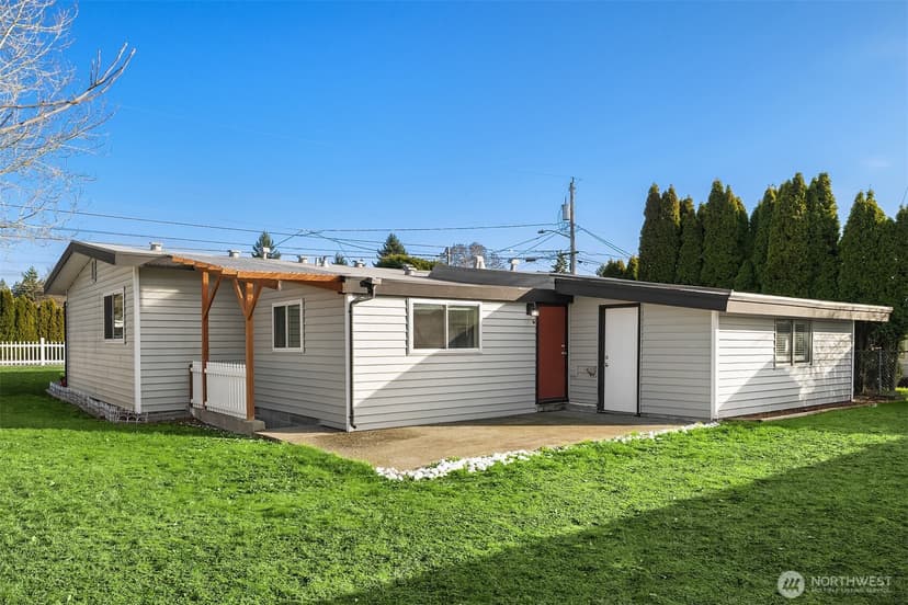 Property photo for 803 Dayton Avenue NE, Renton photo 12