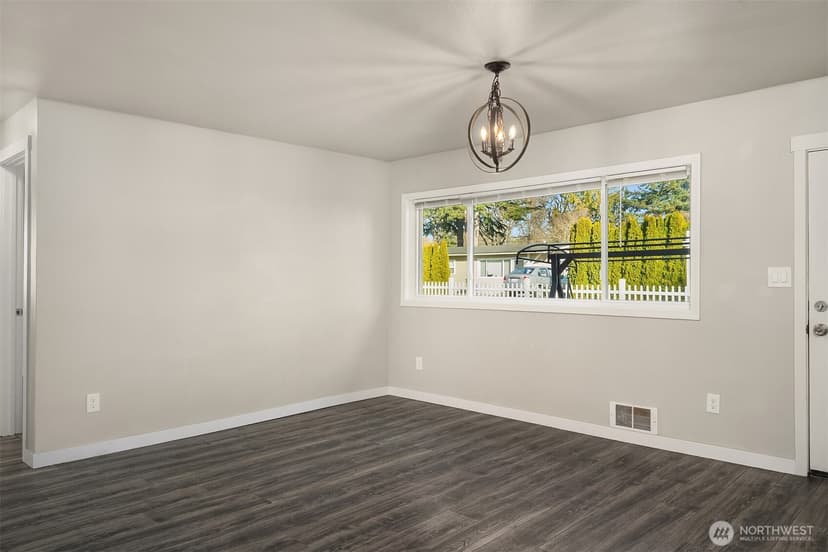Property photo for 803 Dayton Avenue NE, Renton photo 3