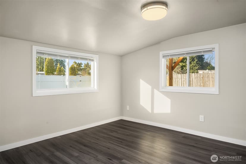 Property photo for 803 Dayton Avenue NE, Renton photo 7