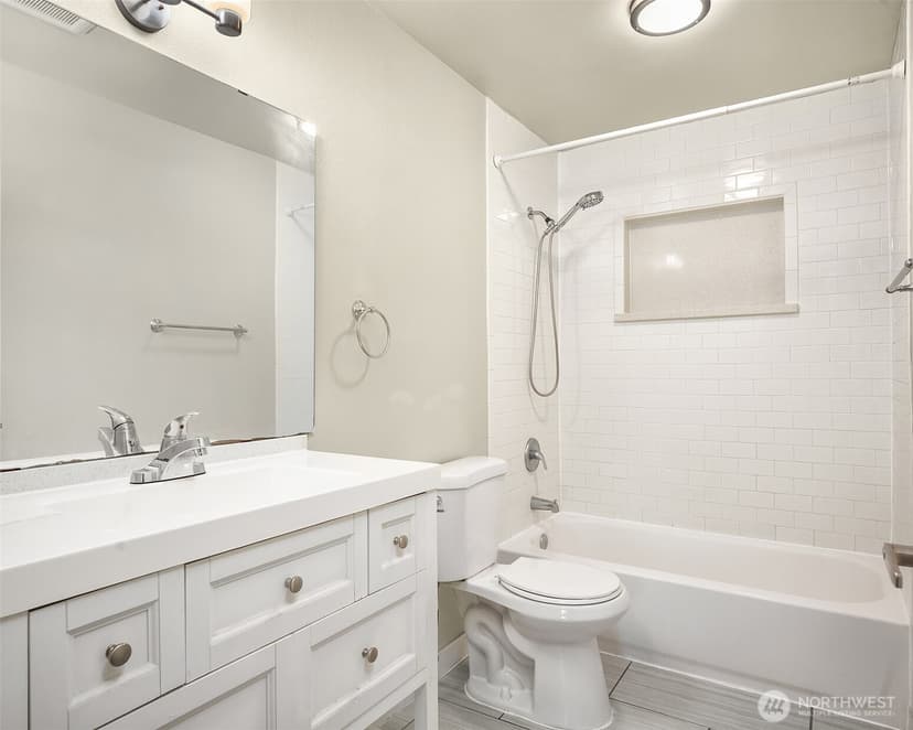 Property photo for 803 Dayton Avenue NE, Renton photo 10