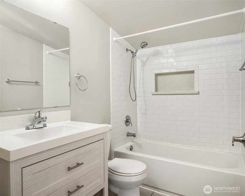 Property photo for 803 Dayton Avenue NE, Renton photo 8