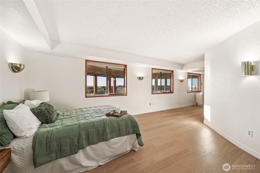 Property photo for 1189 Ocean Shores Boulevard, Ocean Shores photo 16