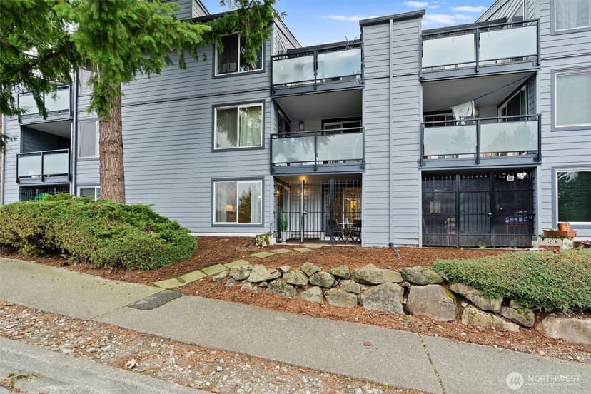 Property photo for 2509 NE 4th Street #316, Renton photo 23