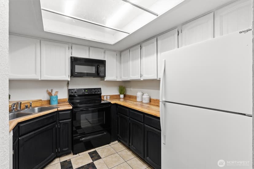 Property photo for 2509 NE 4th Street #316, Renton photo 11