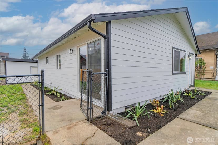 Property photo for 1658 S 44th Street, Tacoma photo 3