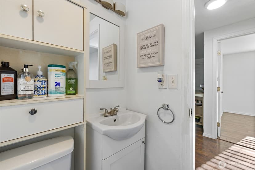 Property photo for 4503 Yew Lane SW, Lakewood photo 23