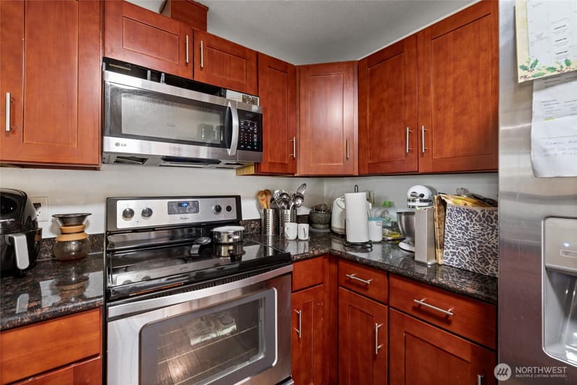 Property photo for 4503 Yew Lane SW, Lakewood photo 10
