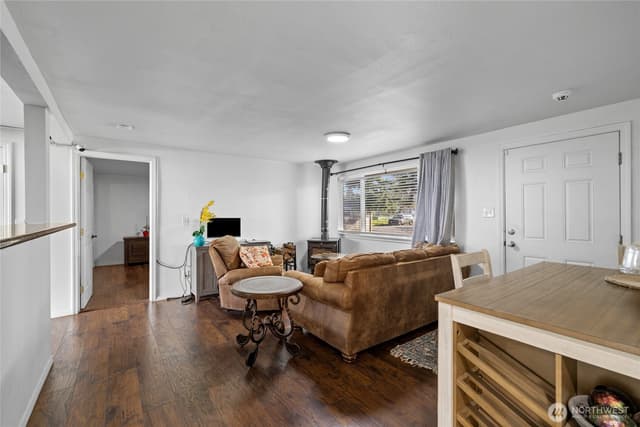 Property photo for 4503 Yew Lane SW, Lakewood photo 5