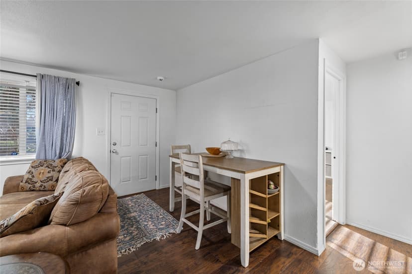 Property photo for 4503 Yew Lane SW, Lakewood photo 4