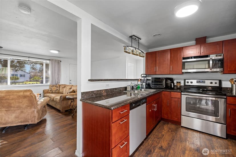 Property photo for 4503 Yew Lane SW, Lakewood photo 12