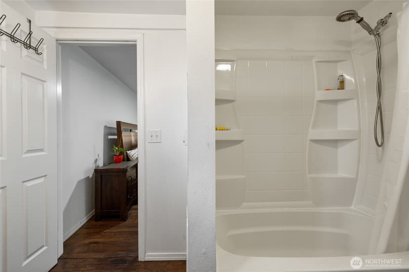 Property photo for 4503 Yew Lane SW, Lakewood photo 28
