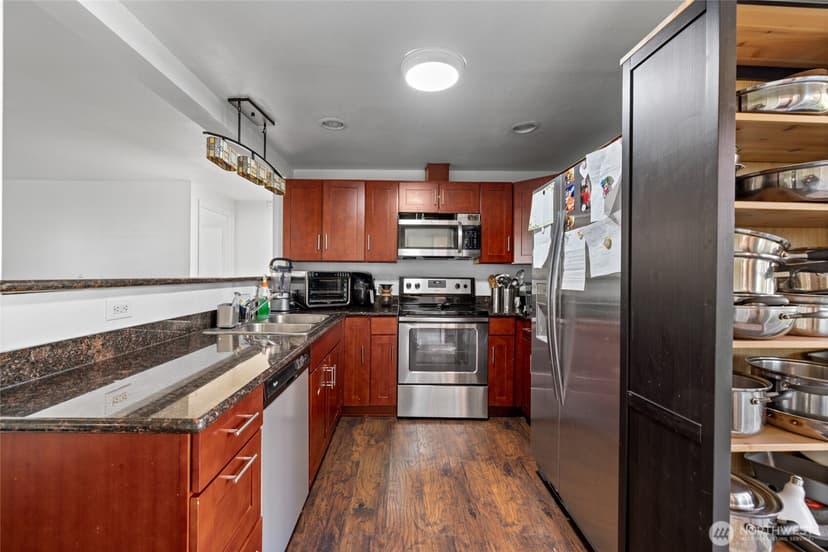 Property photo for 4503 Yew Lane SW, Lakewood photo 13