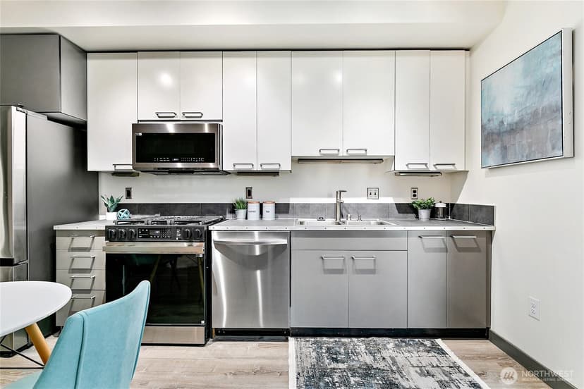 Property photo for 1414 12th Avenue #404, Seattle photo 7