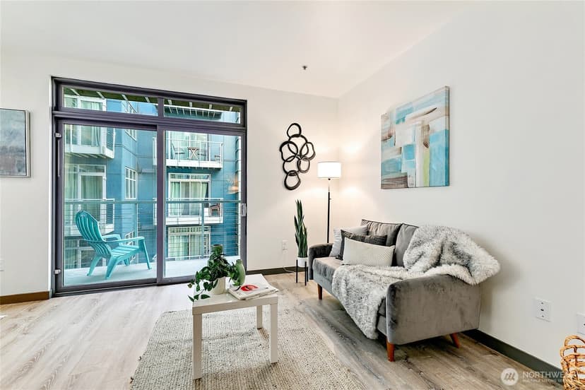 Property photo for 1414 12th Avenue #404, Seattle photo 6