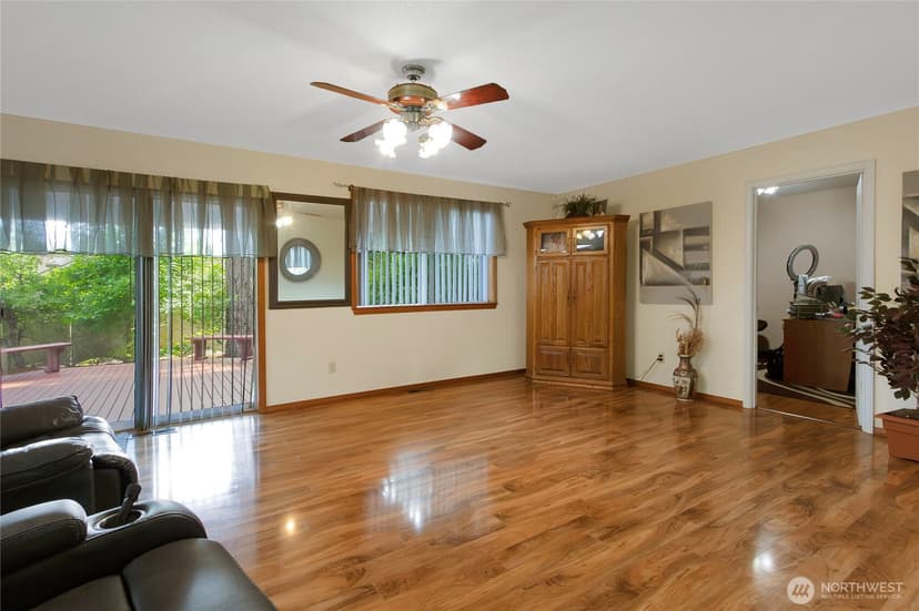 Property photo for 6314 75th Avenue Ct W, University Place photo 14