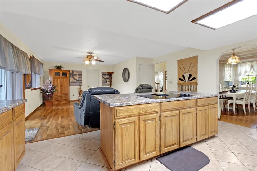 Property photo for 6314 75th Avenue Ct W, University Place photo 12