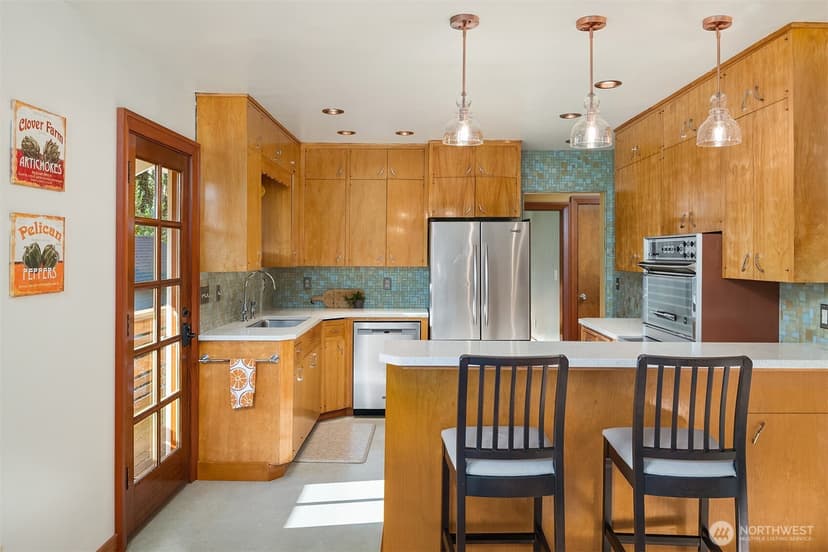 Property photo for 5217 5th Avenue NE, Seattle photo 6