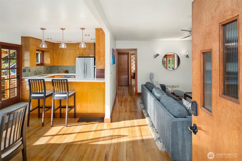 Property photo for 5217 5th Avenue NE, Seattle photo 2