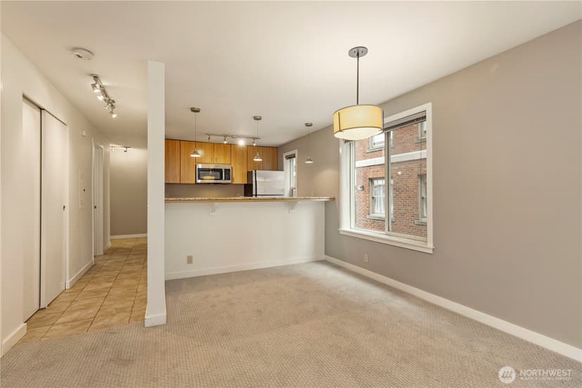 Property photo for 1700 Bellevue Avenue #301, Seattle photo 8