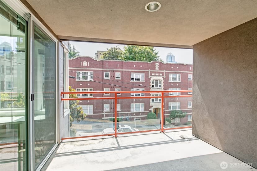 Property photo for 1700 Bellevue Avenue #301, Seattle photo 17