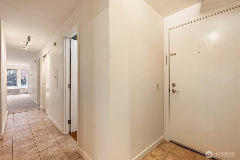 Property photo for 1700 Bellevue Avenue #301, Seattle photo 3