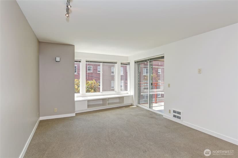 Property photo for 1700 Bellevue Avenue #301, Seattle photo 11
