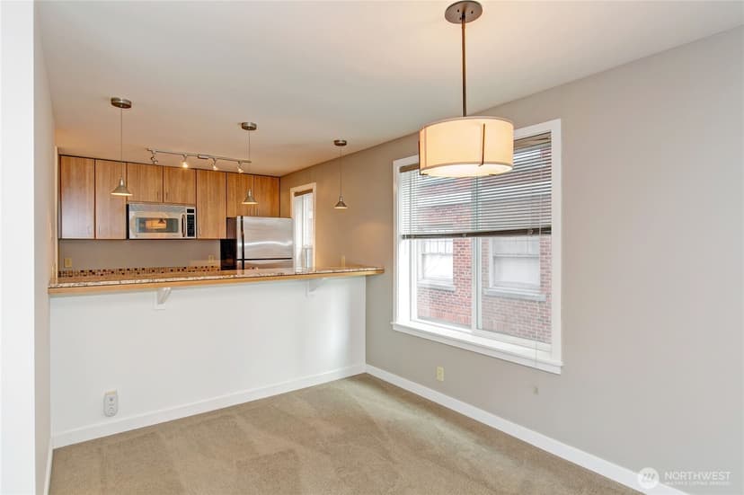 Property photo for 1700 Bellevue Avenue #301, Seattle photo 7