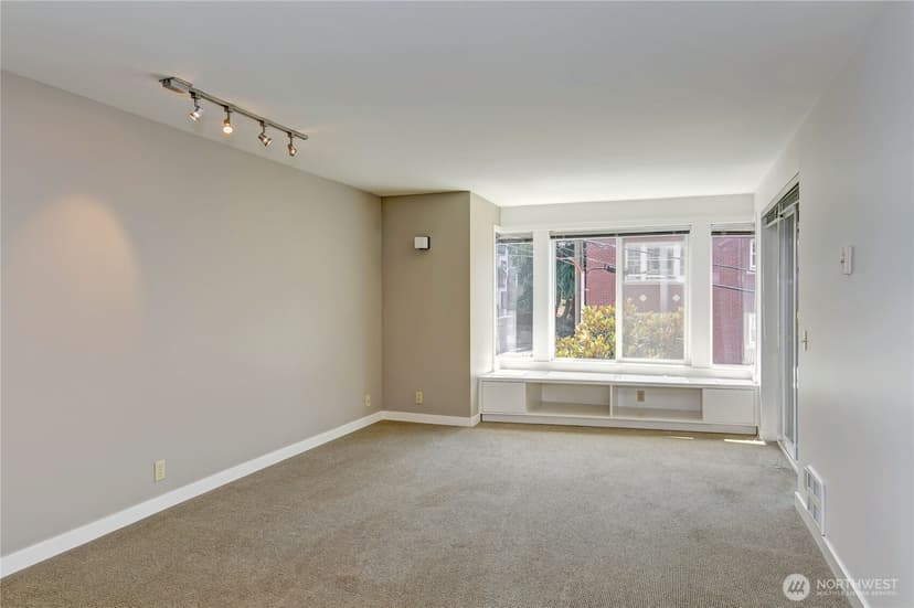 Property photo for 1700 Bellevue Avenue #301, Seattle photo 10