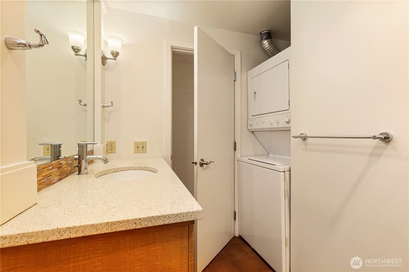 Property photo for 1700 Bellevue Avenue #301, Seattle photo 16