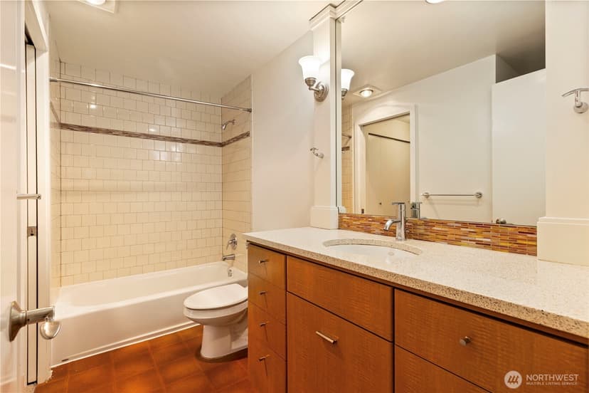 Property photo for 1700 Bellevue Avenue #301, Seattle photo 15