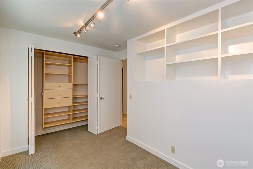 Property photo for 1700 Bellevue Avenue #301, Seattle photo 14