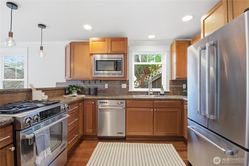 Property photo for 3020 14th Avenue W #B, Seattle photo 11
