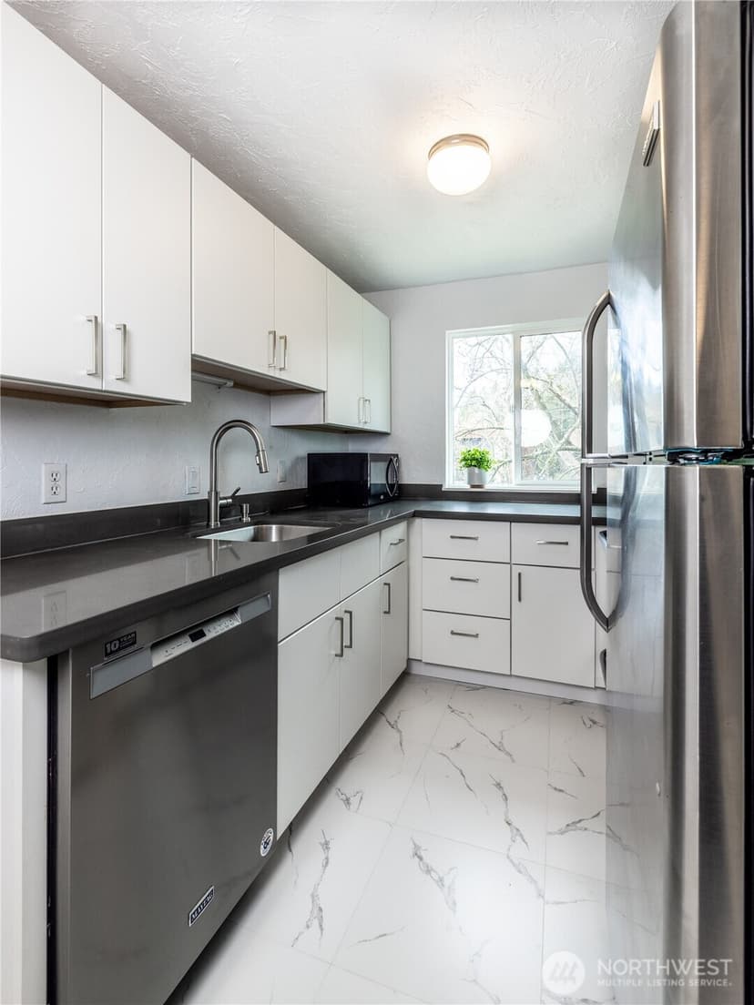 Property photo for 2100 N 106th #307, Seattle photo 3