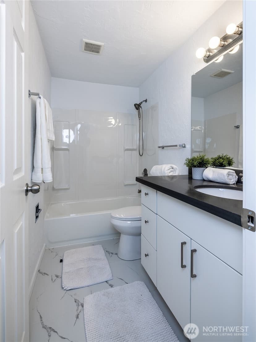Property photo for 2100 N 106th #307, Seattle photo 6