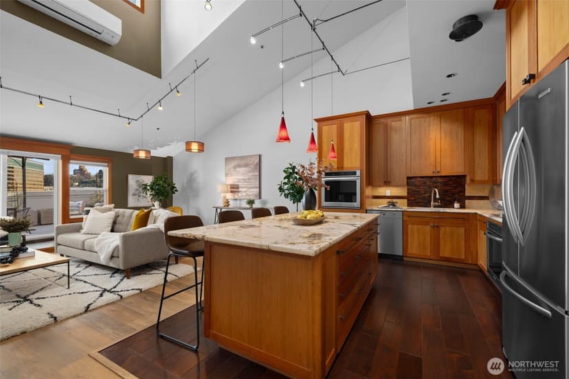 Property photo for 526 1st Avenue S #527, Seattle photo 4