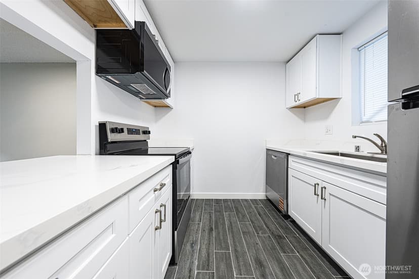 Property photo for 3302 I Street NE ##B103, Auburn photo 10