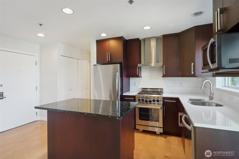 Property photo for 701 Galer Street #504, Seattle photo 11