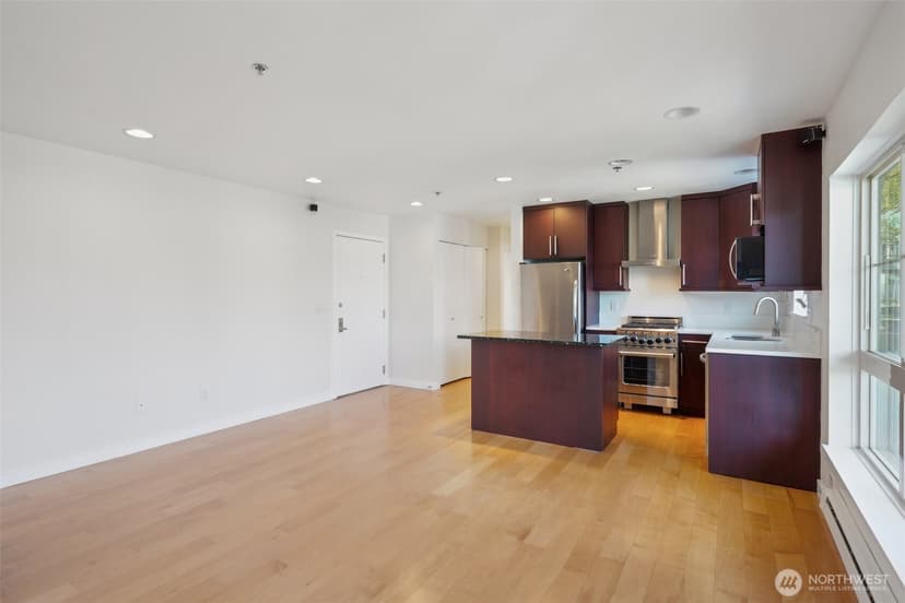 Property photo for 701 Galer Street #504, Seattle photo 3