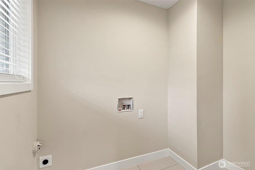 Property photo for 208 J Street NE, Auburn photo 21
