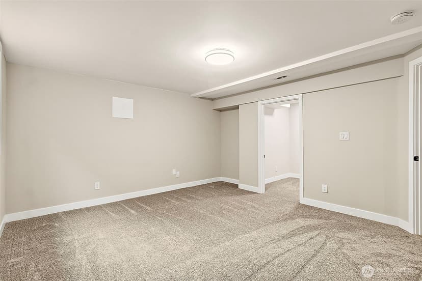 Property photo for 208 J Street NE, Auburn photo 24