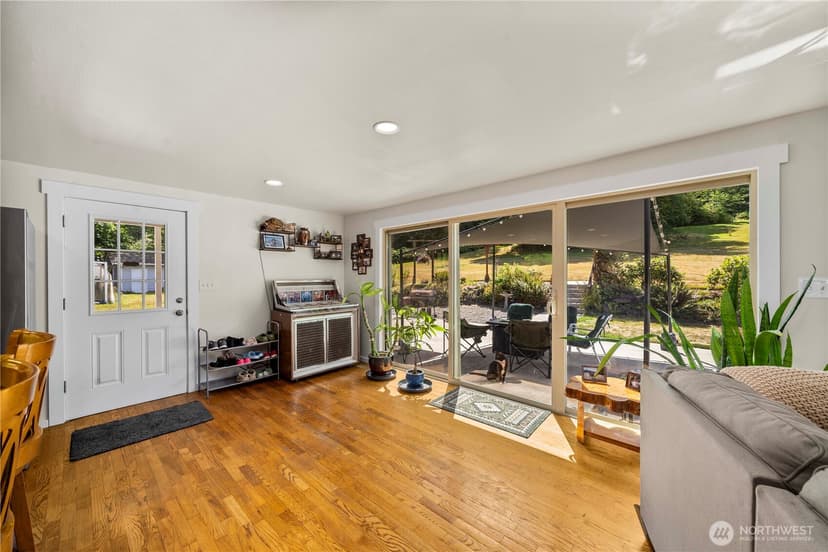 Property photo for 18201 Renton Maple Valley Road SE, Maple Valley photo 11