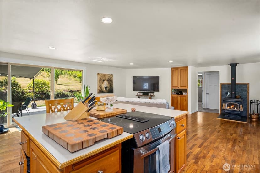Property photo for 18201 Renton Maple Valley Road SE, Maple Valley photo 8