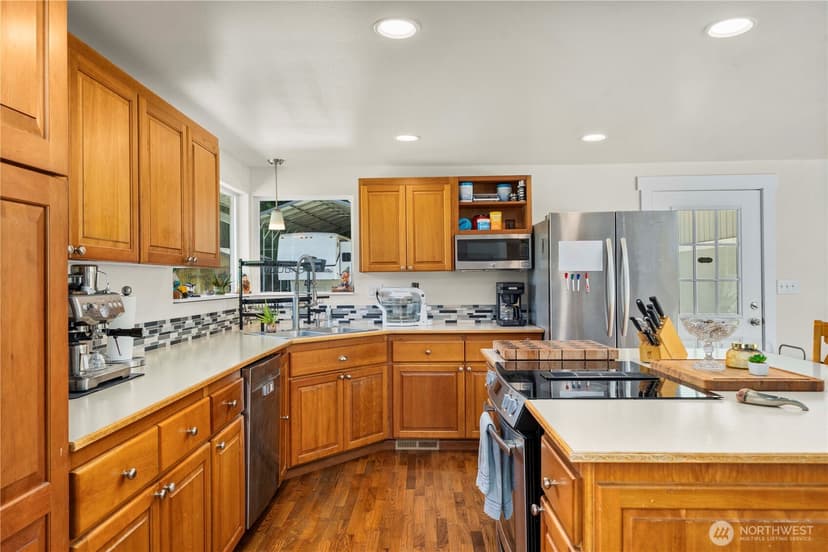 Property photo for 18201 Renton Maple Valley Road SE, Maple Valley photo 6