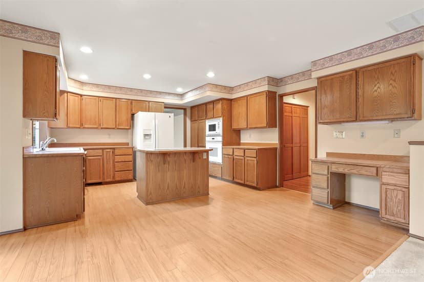 Property photo for 4007 119th Place SE, Everett photo 8