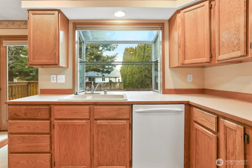 Property photo for 4007 119th Place SE, Everett photo 12