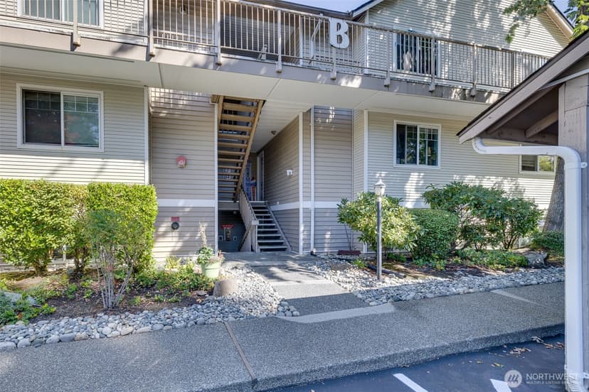 Property photo for 11527 Highway 99 #B103, Everett photo 3