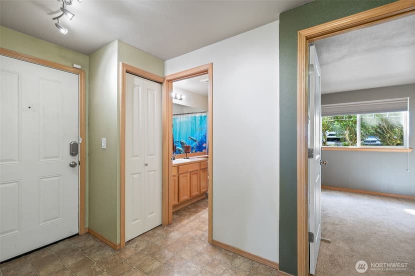 Property photo for 11527 Highway 99 #B103, Everett photo 17