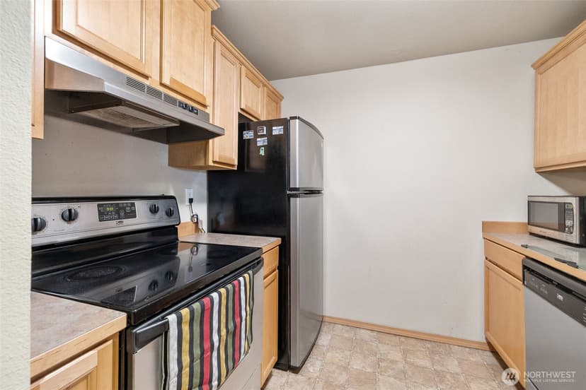 Property photo for 11527 Highway 99 #B103, Everett photo 11