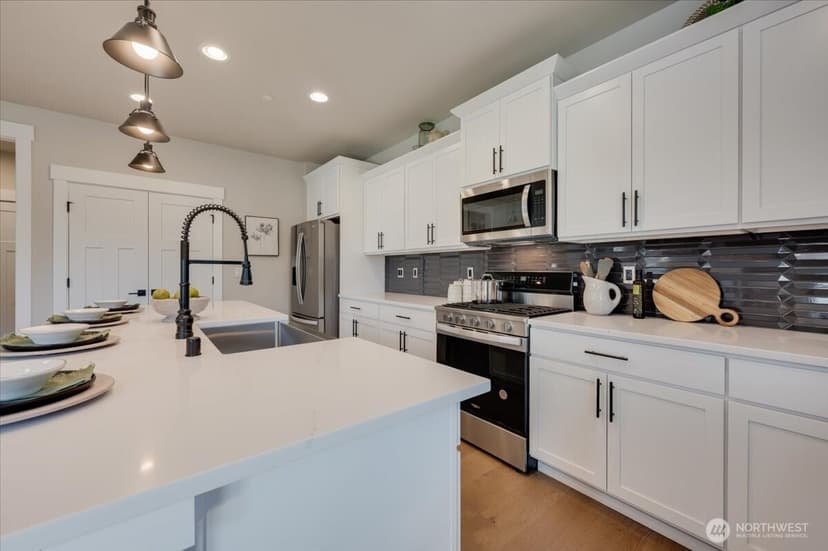 Property photo for 20908 99th Place S, Kent photo 13