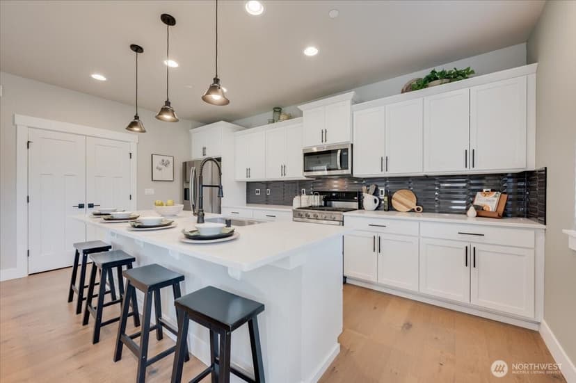 Property photo for 20908 99th Place S, Kent photo 14